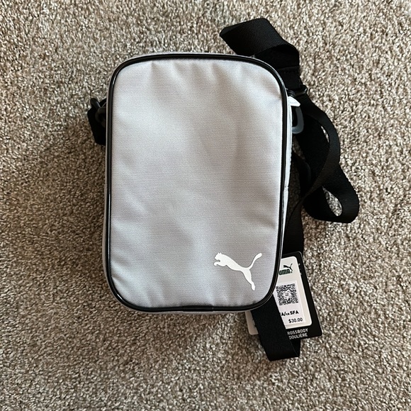 BNWT Puma Crossbody - Picture 2 of 3